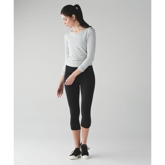 Lululemon True Self Crop II in Black Size 2 - Picture 5 of 6
